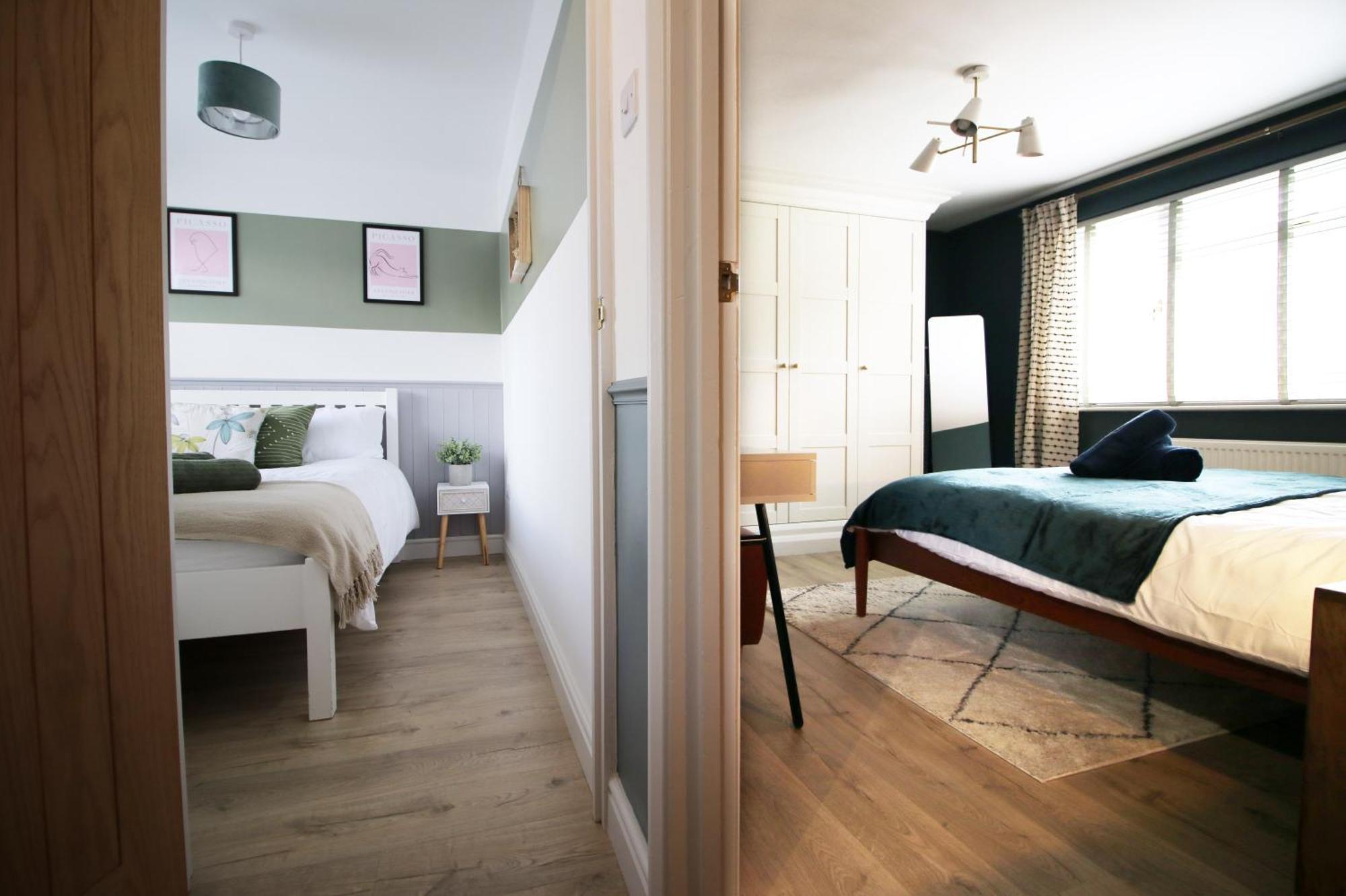 Holiday home Stylish In With Driveway Parking, 10min From *